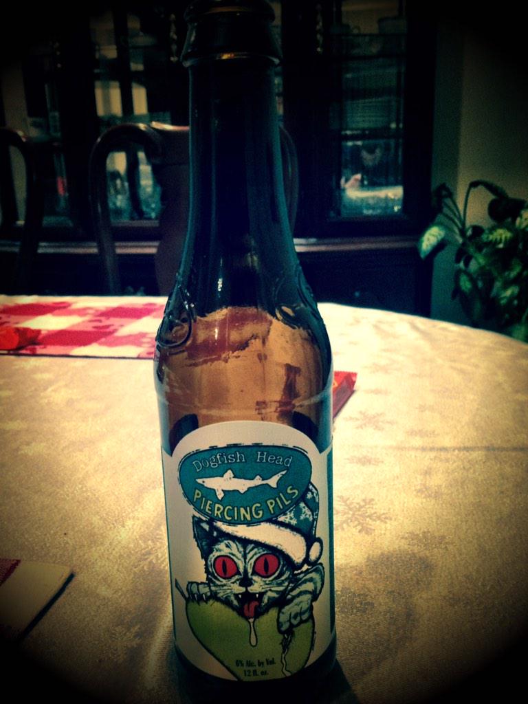 Breisenburg's tweet photo. #DogFishHead #PiercingPils http://t.co/R8t30w8xWu