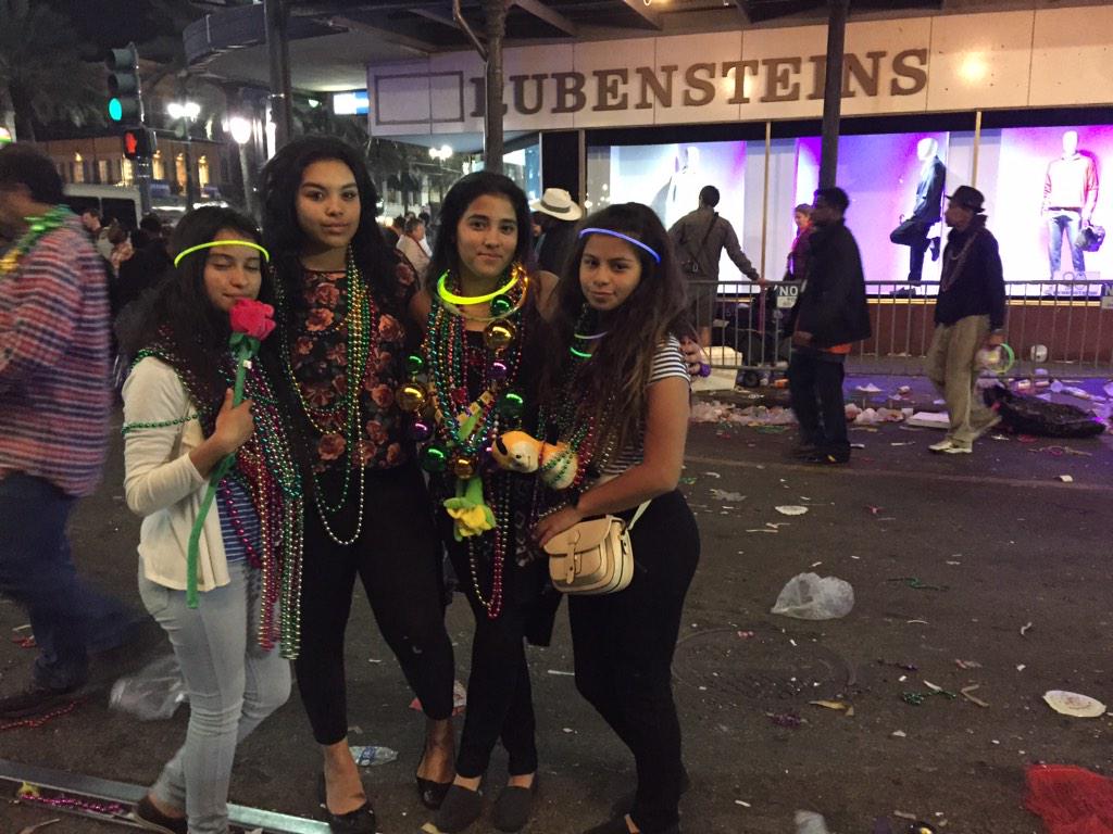andreaclarissa_'s tweet photo. #notthebestpics but my worldss💖🌏
@_Pariss1 http://t.co/eDZkzTs4Sx