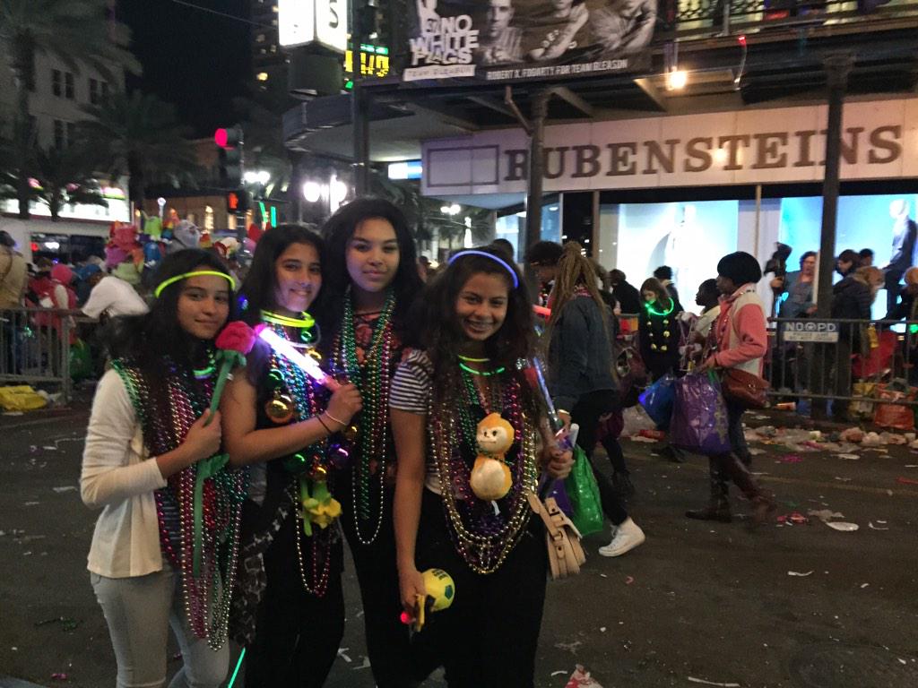 andreaclarissa_'s tweet photo. #notthebestpics but my worldss💖🌏
@_Pariss1 http://t.co/eDZkzTs4Sx