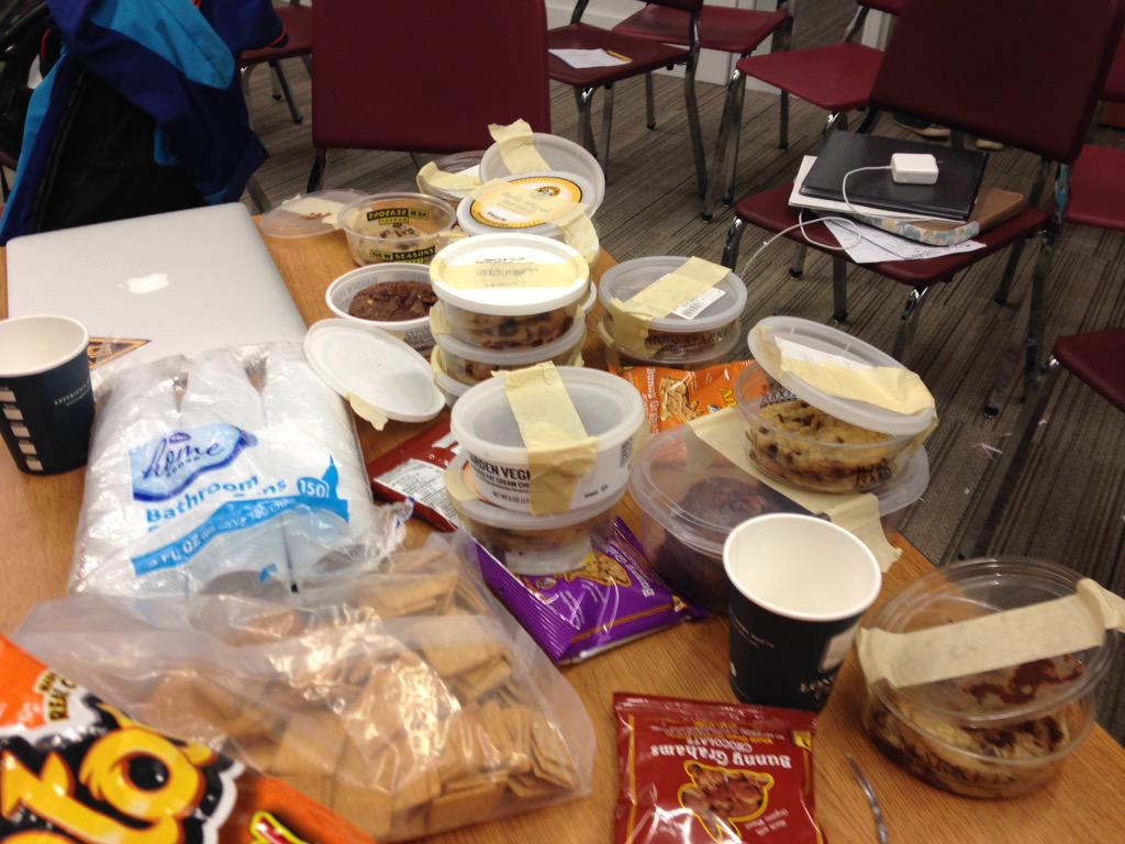 MilkCookieBar's tweet photo. The cookies are here! http://t.co/j5mHK3Ivg9