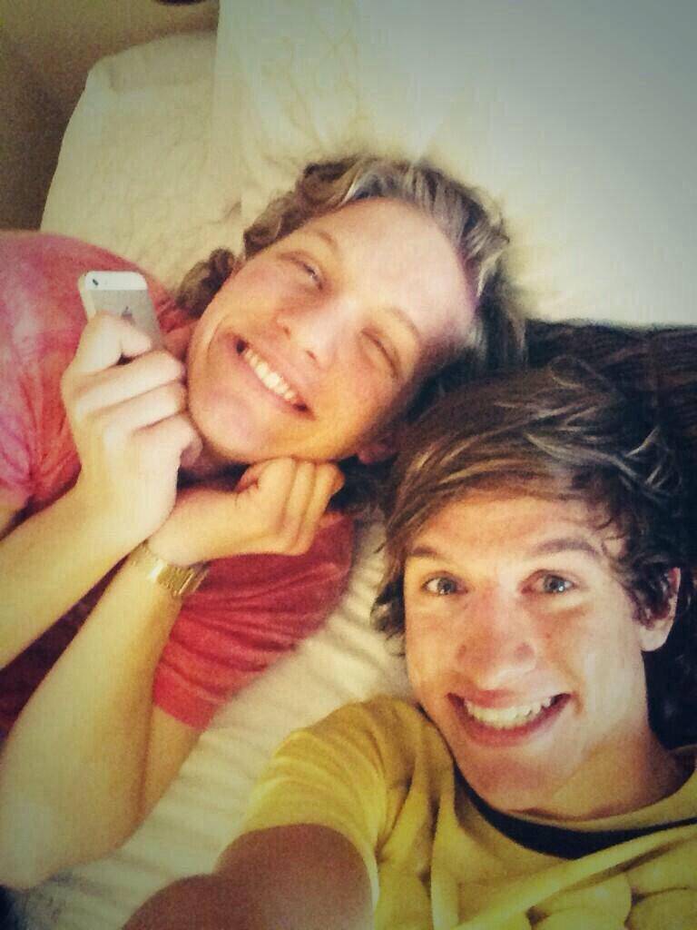 SDKFTCHOMIK420's tweet image. this is still my favorite picture