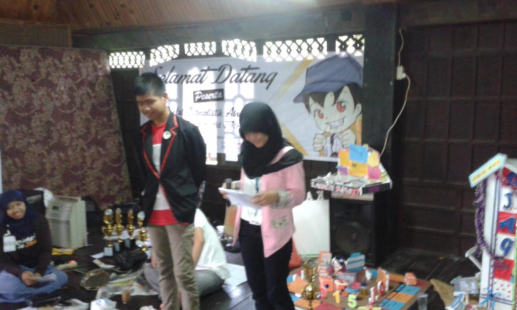 djaa_profesi's tweet photo. Lagi-lagi aku melihatnya. #DJAa2015 http://t.co/Ljze9ubqyS