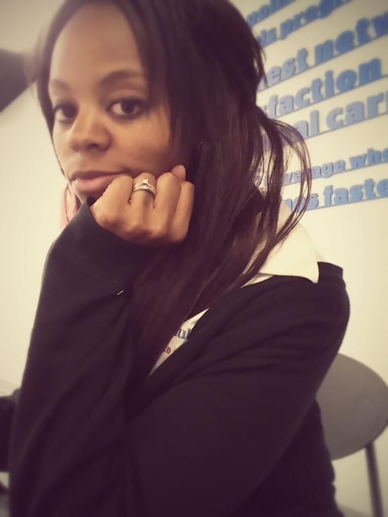 lissssss1's tweet image. When u can slit someone's throat with your ring #princesscutt