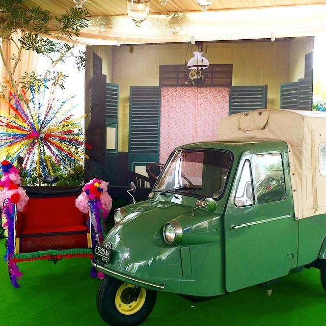 #photobooth #backdrop #becak #rickshaw #bemo #traditionaltransportation #betawi #jakarta by sany67