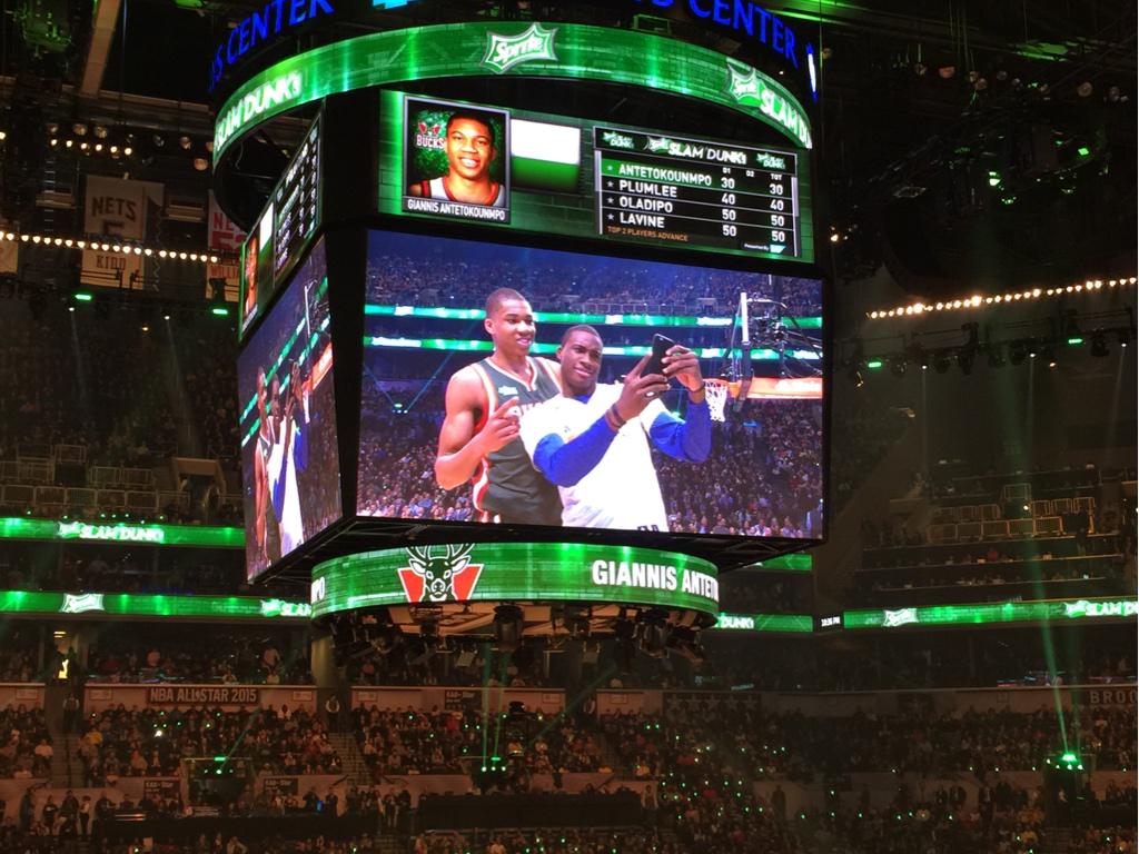 Bucks's tweet photo. Post Dunk #GreekFreakOut http://t.co/T1eRAVFZBx