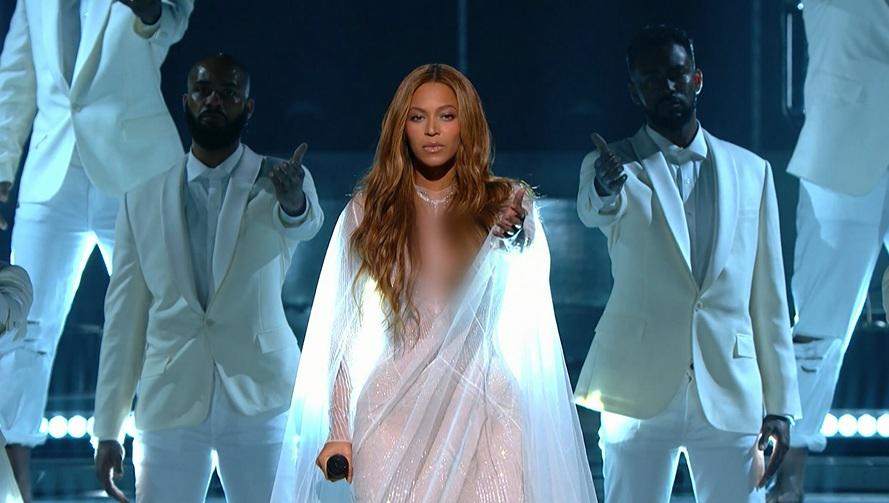 mdtvindonesia's tweet photo. NOW - @beyonce - Take My Hand, Precious Lord #GRAMMYsOnNETtv http://t.co/mYFLy7y2a5