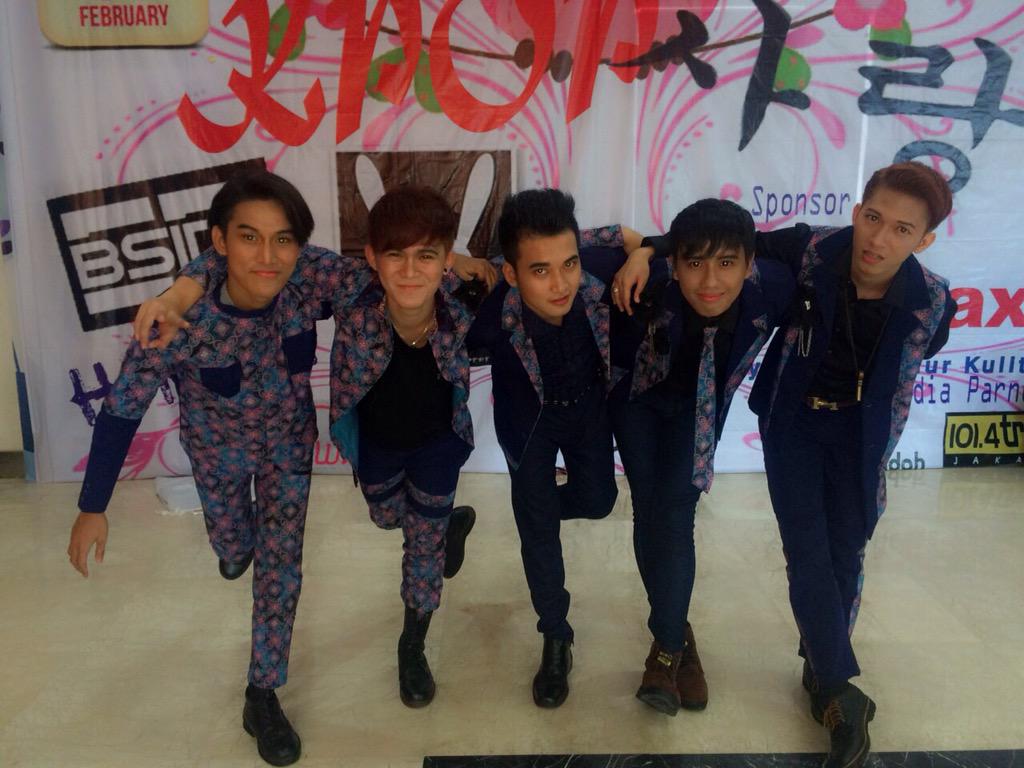 14/02/15 SKYNee 3rd Winner at Event KPOP SARANG Cipinang Indah Mall ^^