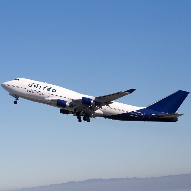 MEGAPLANE's tweet photo. #MEGAPLANE by @sfoplanespotter #N194UA off to #HHN #EDFH. Any ideas why she's headed there? And don't forget to ent… http://t.co/mtC60xr2X1