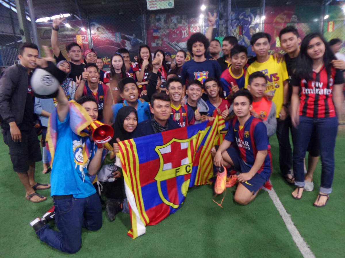 FCB_Indonesia's tweet photo. #FCBIPict @FCBI_Luwuk CAMPIONE DE MISEZ LUWUK CUP 2015 http://t.co/he7JrJSXcB