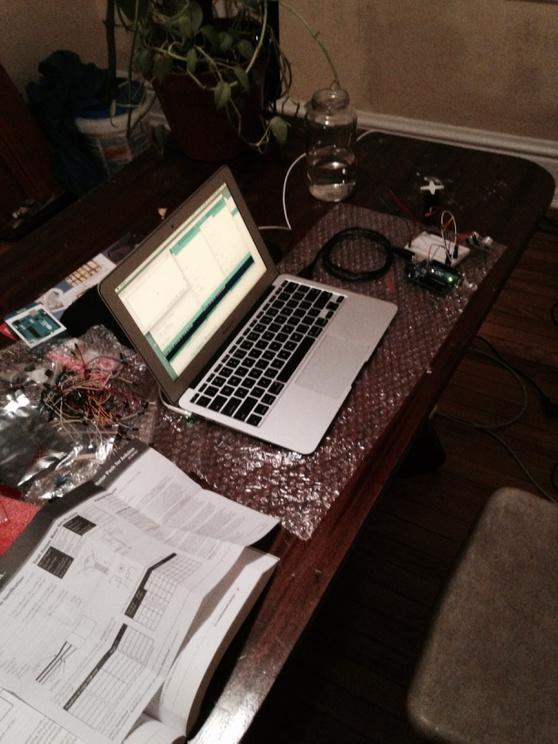 pablq_'s tweet photo. Arduino + servo + distance sensor. Next, turn the data into an image programmatically. http://t.co/5Sl4eYBQEB