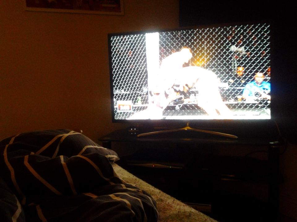 FootSniffer15's tweet photo. Still awake watching the ufc http://t.co/MIdVNc1gBK