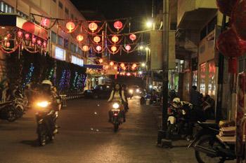 InfoSimalungun's tweet photo. Ribuan Lampion Hiasi Kota Siantar http://t.co/MaG91skAZB #Simalungun http://t.co/AvbucnfxOs