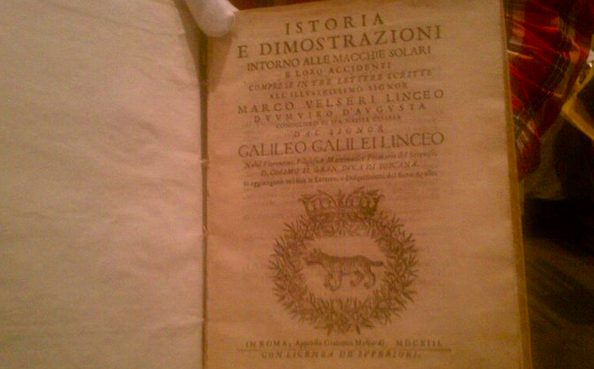 shinotanaka's tweet image. @hspiva @silviakspiva @EdwardTufte oh! I have a similar one, too ;-) Pretty amazing, yes? #supergraph