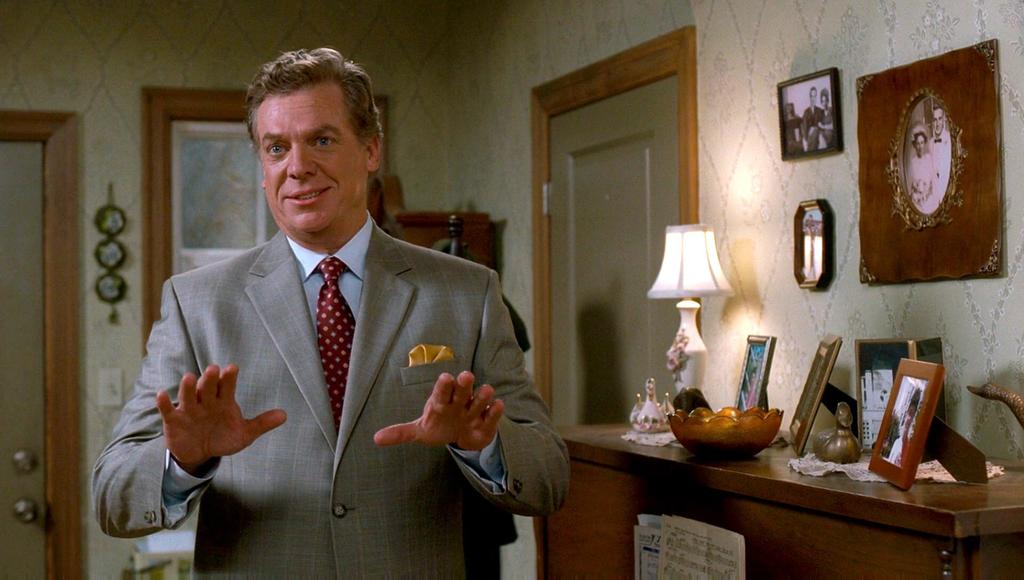 \"Un momento... ¿A mí no me felicitáis el cumpleaños?\"
Happy Birthday, Christopher McDonald! 