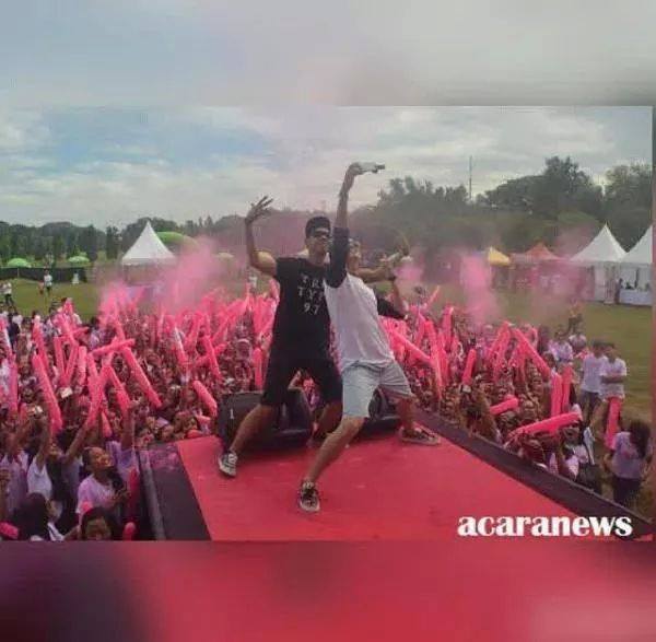 dikidutabahari's tweet photo. "@RavalovaOFC: seru banget #BaliLoveRun with DJ @ramarival & @kvinjulio cc @KJLV_indonesia http://t.co/uRDF7gVTLi"
