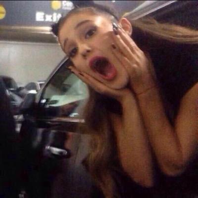 arianaputita's tweet image. #OneLastTimeTonight y así estoy...