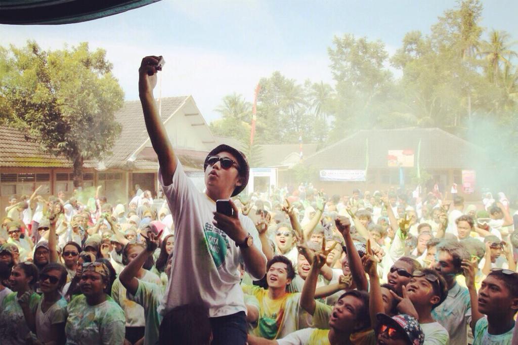 HernandaPramana's tweet photo. @SMAN1NGEMPLAK @BJ_ColorRun http://t.co/lrvMFHsAgO