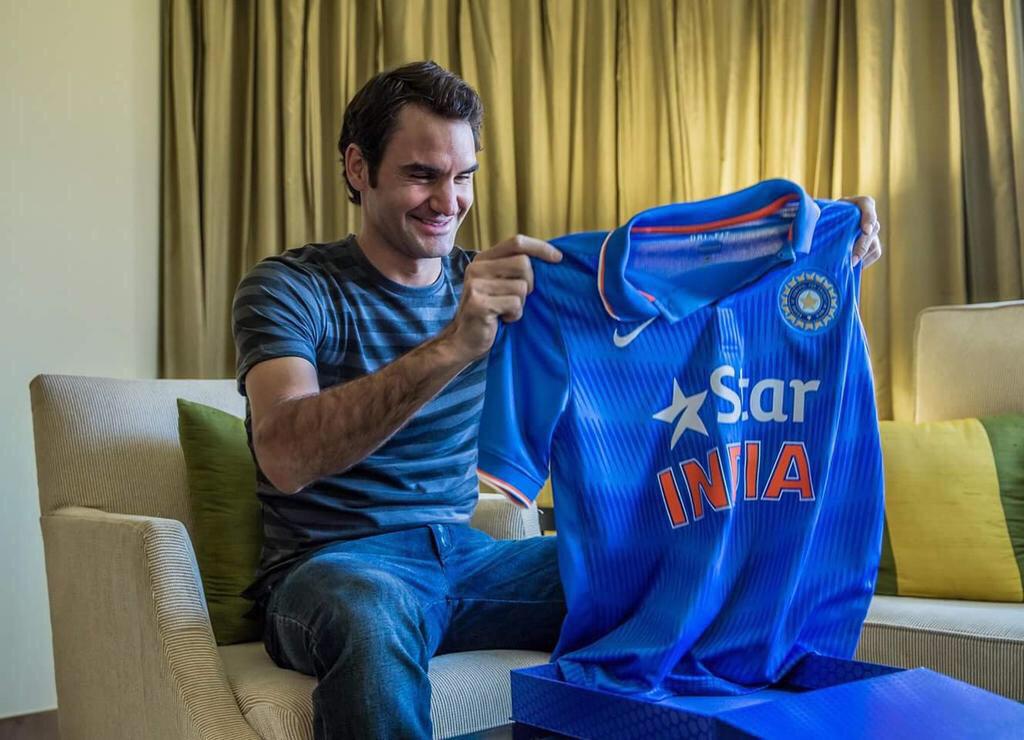 RF_link's tweet photo. He has to cry?What's the point? RT @OmarWaraich: How rude: Federer laughs at India shirt #PoorBlues http://t.co/yydtQBDcMO