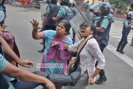 mahmood_texas's tweet photo. #Bangladesh defies bullets for #democracy. Demands #StepDownHasina 2 #SupportZia @UN_DPA @Europarl_EN @NishaBiswal http://t.co/QvcE8t8bbU