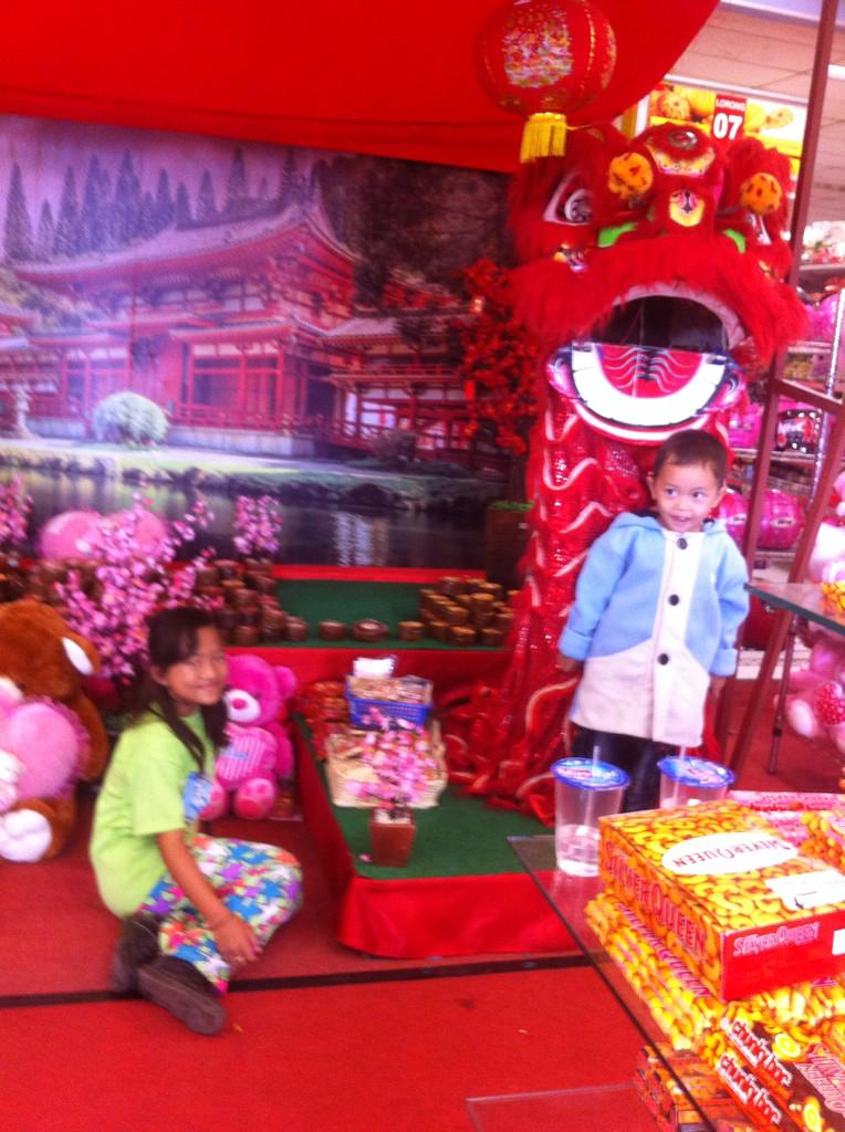 NazmaYulie's tweet photo. Gong xi gong xi 😊 http://t.co/p3cSQYjnLh
