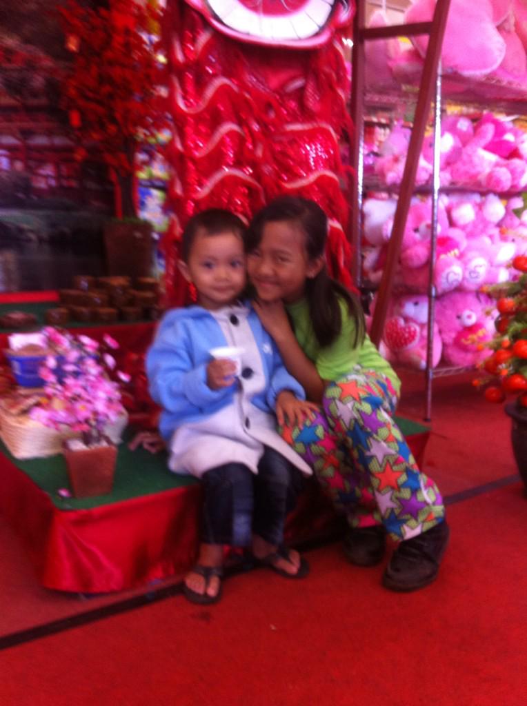 NazmaYulie's tweet photo. Gong xi gong xi 😊 http://t.co/p3cSQYjnLh