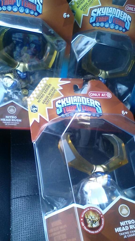 skylanderbuff's tweet image. No one braved the cold @Target. Sales add up. No Zelda 3ds bundle but sales add buy 2 get 1 free. Store got 9.