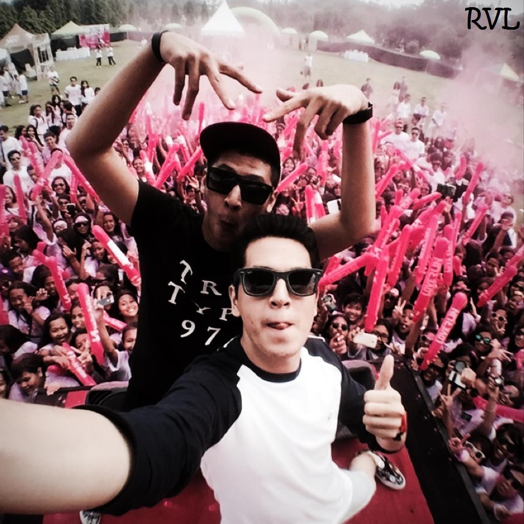 RavalovaOFC's tweet photo. RVL & KJLV gg nahan kalo liat kalian Gokiel-Gokiel gini . . Love U both @ramarival @kvinjulio #KJRR #BaliLoveRun http://t.co/G4kMecJAZR