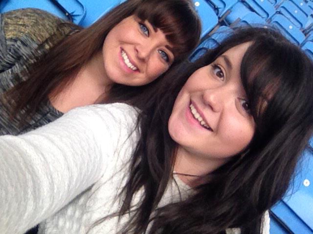 We're in our seats! <a href="/premrugby/">PREM Rugby</a> <a href="/WaspsRugby/">Wasps Rugby</a> <a href="/QuinsRugbyUnion/">@Harlequins</a> <a href="/emilyesi/">emily</a> 🏈🏈