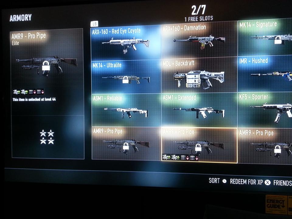 Hoboho0407's tweet photo. I have 3 of the same gun in aw @SHGames @ATVIAssist @Activision http://t.co/An8CBicdEJ
