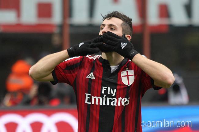First goal in red&amp;black for <a href="/MDestroOfficial/">Mattia Destro</a> / Prima rete rossonera per Mattia Destro! #MilanEmpoli