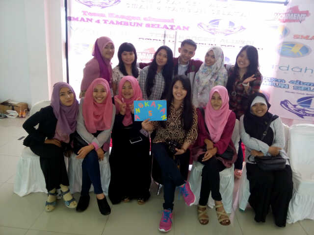 Wohoo pejuang kita tuh Pak Rizky RT <a href="/dienalaili/">Dina</a>: <a href="/Sman4Alumni/">Alumni SMAN 4</a> upload ya min, sama pak rizki 🙌🙌 #temukangenSMAN4TAMSEL