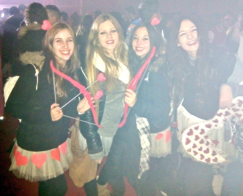 HenarDiaz17's tweet photo. Carnaaval caarnaaval, carnavaal te quiiiero  🎶🎶 #cupidos👼💘 http://t.co/MHCAQQKFu7