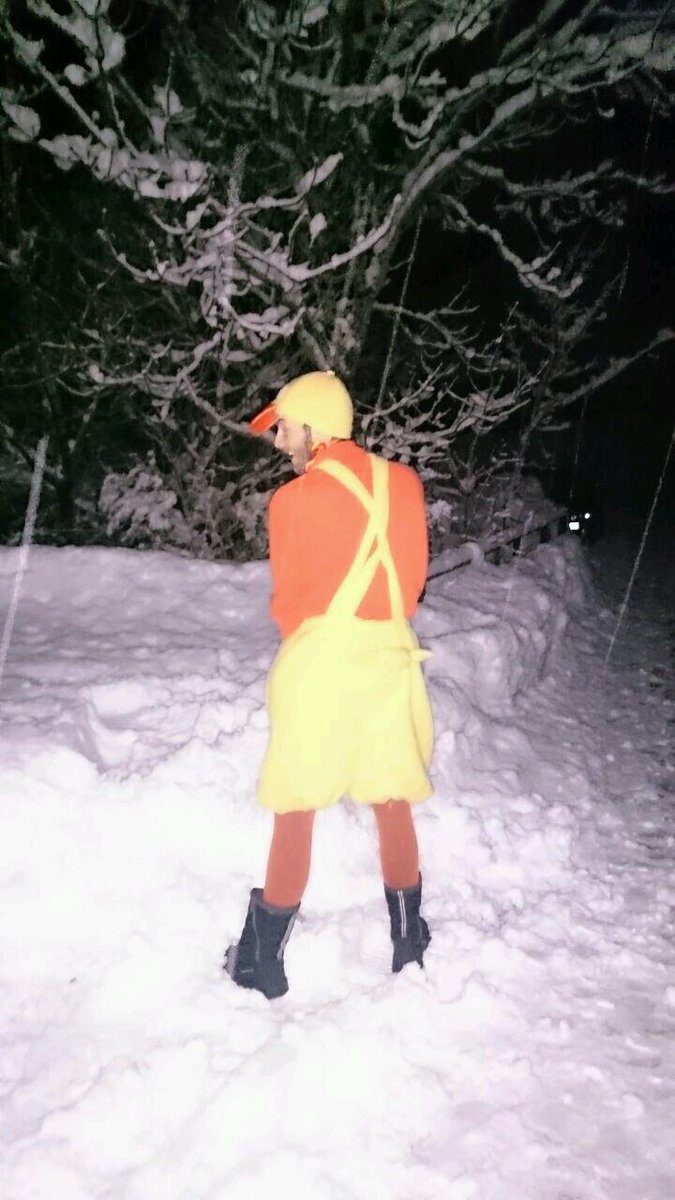 gollumpio's tweet photo. Los niños mean en la calle no les hace falta pañales...
Es todo tan bonito que parece carnavales!!! http://t.co/6VFKqm8oci