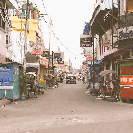 _ _ _ _  _ _ _ _ _ (Dimanakah ini?) #SoalSurabaya