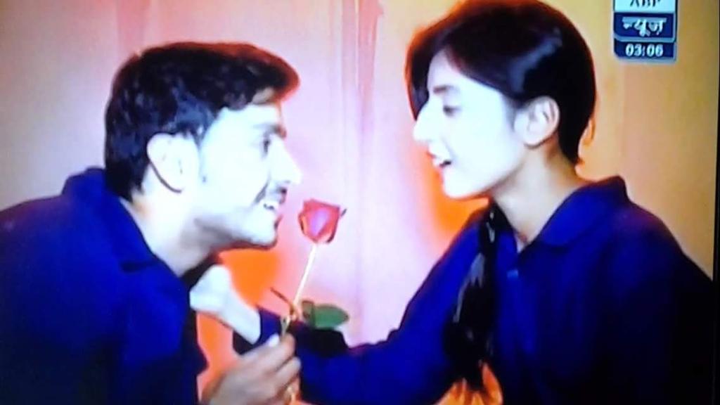 sharma_antara's tweet photo. @8paramsingh @HarshitaGaur12 How SO CUTE 😚 #LoveThem Thanks @SBSABPNews #CollarPulling #SoParsh😍Want unedited Vers! http://t.co/Rb7GULCmBC