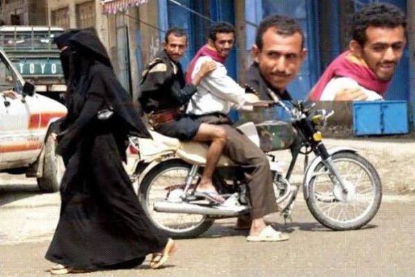 Sorun gerçekten mini etek, sizin hayvanlığınız değil !!!