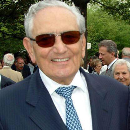viva_vive's tweet photo. ¡Gracias señor Ferrero por introducir la Nutella a nuestras vidas! #RIPMicheleFerrero http://t.co/J4LEUUF7oJ