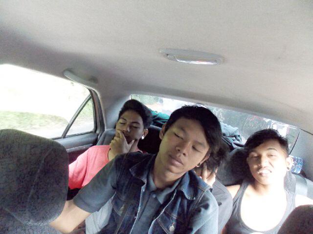 GuzBegundal's tweet photo. Muka lagi pada ngaruy" nya haha @Sulhan_tiar @BintangJumpen97 http://t.co/BMbQ6fqiFL