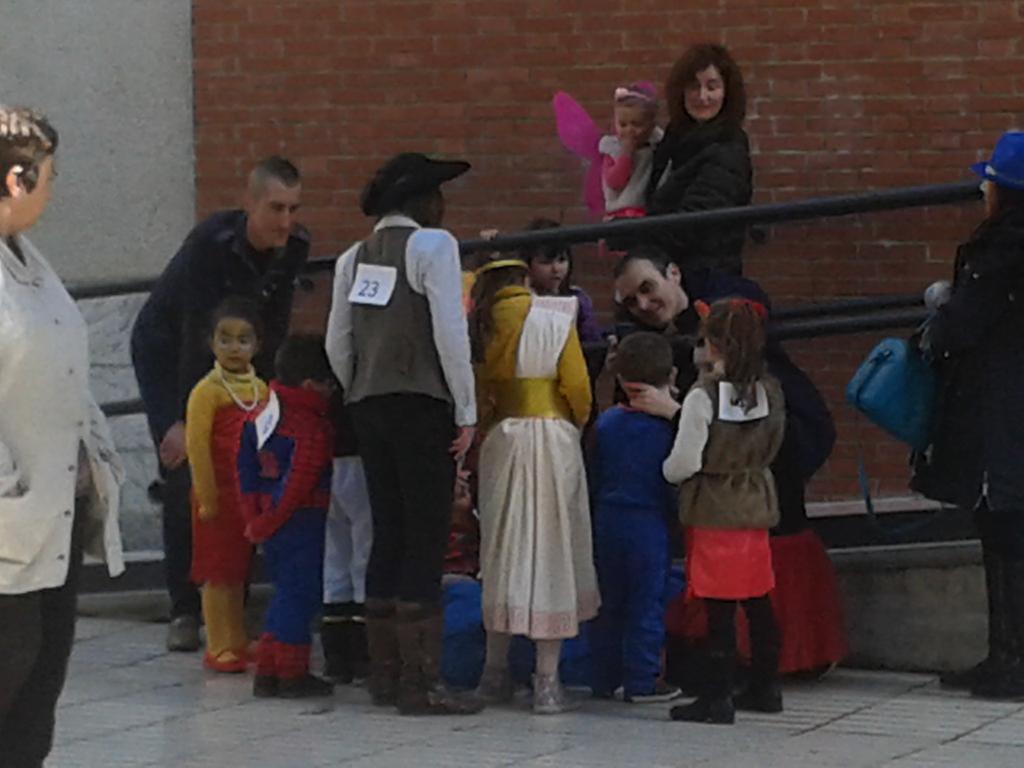 FLaFlorida's tweet photo. Ya hemos empezado nuestro carnaval :D http://t.co/DcNQJT5zTP
