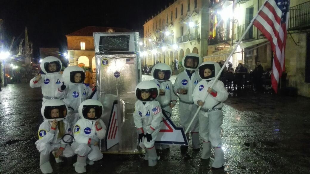sandra_fv91's tweet photo. #Carnavales2015 @Rocco52 @rebeca_cg16 @paula14_91 @vanemc91 @CRChicote @juliogarray @fcerezobarrio http://t.co/KRZ6I5EevL