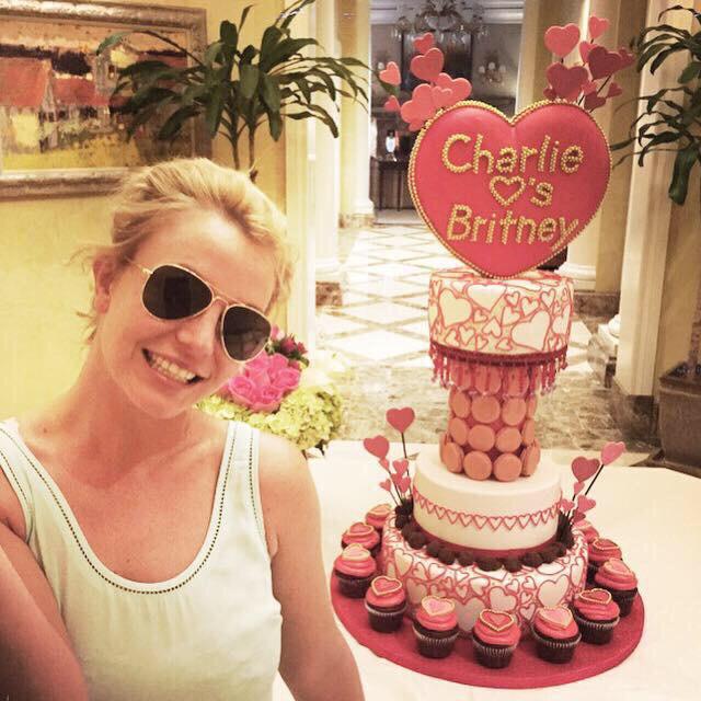 BadSpears's tweet photo. happy valentine's day (late sorry):( xo http://t.co/08pPPGF9en