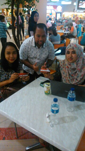 Duh beruntung nya dua bidadari ini di sapa oleh <a href="/LucAndronicus/">Lucius Andronicus</a>, spread the love all <a href="/hitmansystem/">Buku baru: Glossy Gentlemen Guide</a> #ValDayHS2015