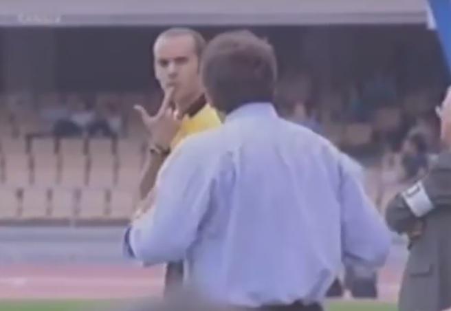 TheRefereeShop's tweet photo. Vuelve #VarisPitidoFinal | "Melero López vs. Marcos Alonso"
http://t.co/t2wJZ6zgpG
#HumorArbitral http://t.co/Oi4NXucwM1