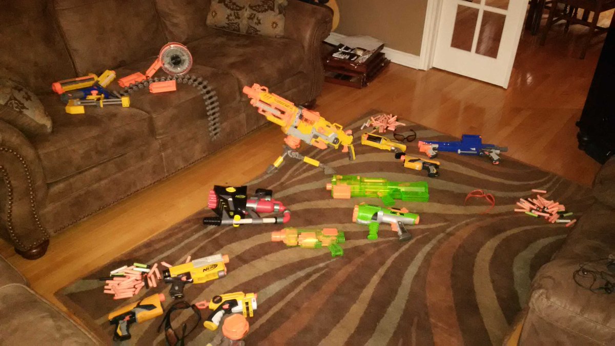 lacehim's tweet photo. Kids going a bit stir crazy. Preparing for war. #nsstorm http://t.co/dEO8lWFYJi