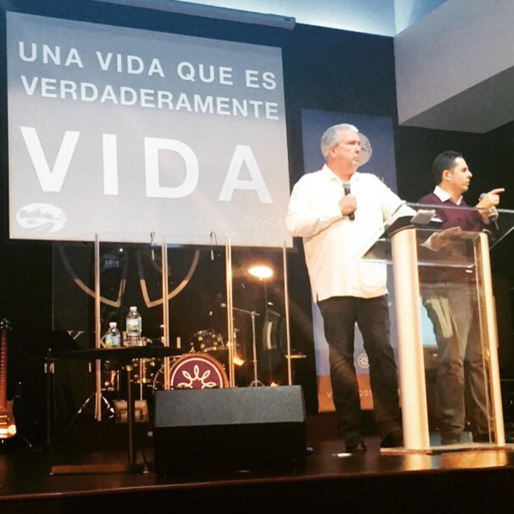 PneumaChurchMIA's tweet image. Que placer tener a Kirk Nowery (@knowery) con nosotros esta mañana! #PorEstaCausa #ForThisCause #repost @jyanes1