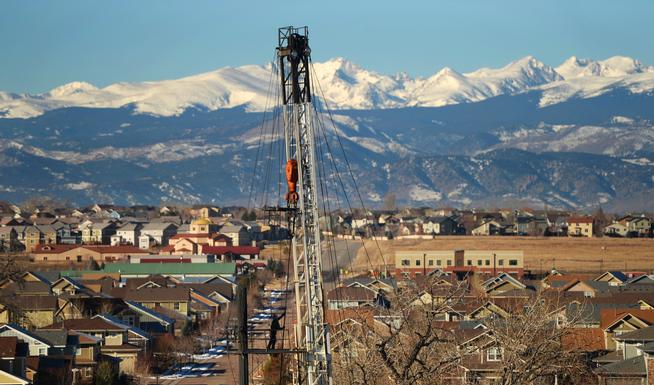 denverpost's tweet image. In Colorado, sprawling suburbs and drilling rigs are facing off. dpo.st/1zddhV2