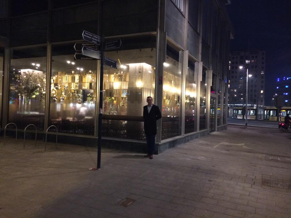 Mooi verlichting en warme uitstraling, nog 1 dag en dan weer toprestaurant erbij in <a href="/010/">010</a> <a href="/joelia/">Julia Rahmah</a> #hofplein