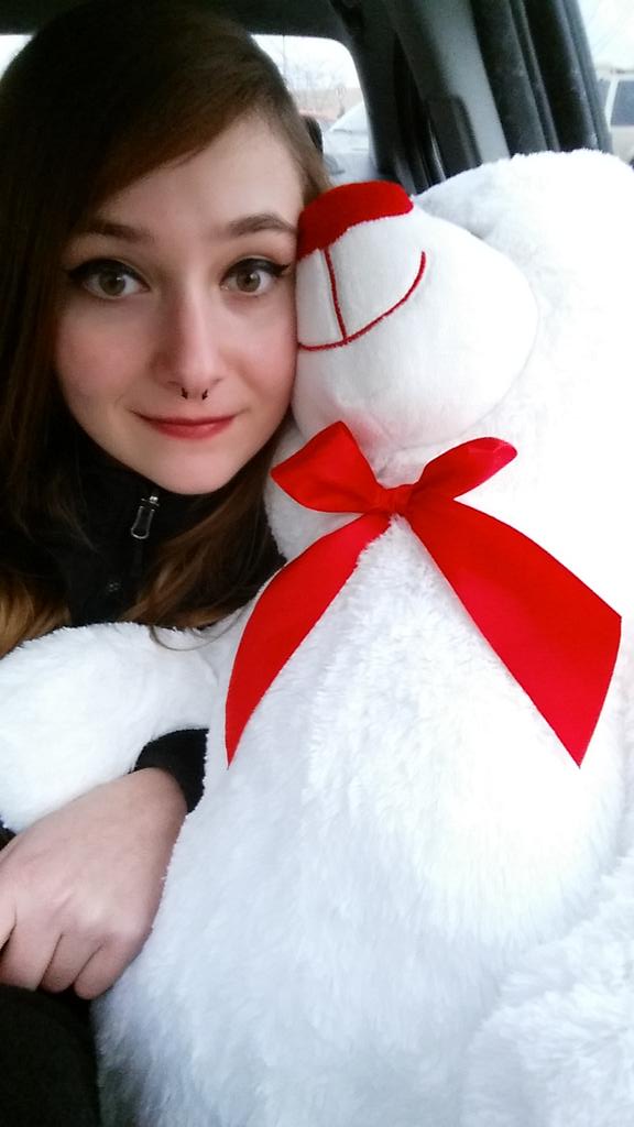 ipodwojniak's tweet photo. Best valentine ever c: @willwillis5 http://t.co/4RqcL5NiRg
