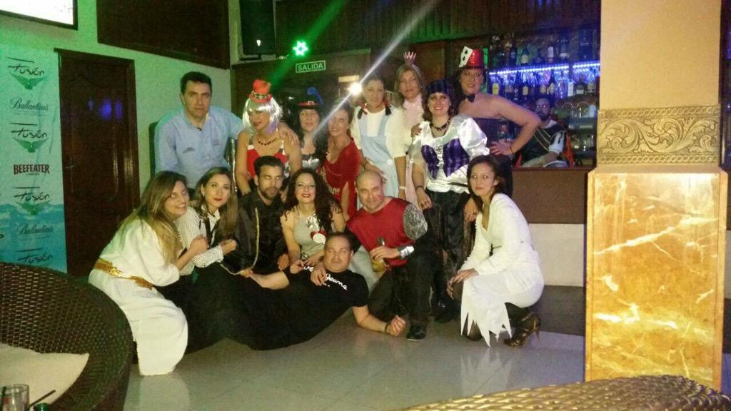 PubFusion's tweet photo. Los amigos de @salsadanceml Si que saben divertirse!! http://t.co/g7ATZZrAf9