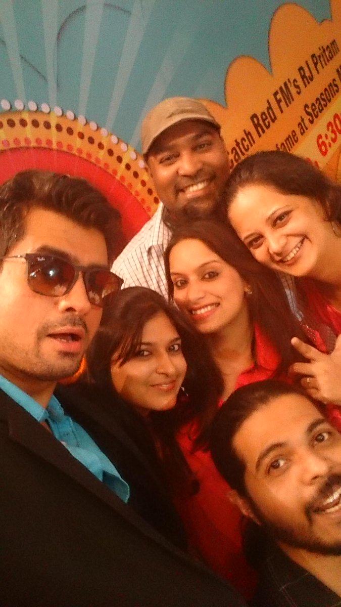 iampritampyaare's tweet photo. Seasons mall redfm http://t.co/hCh7DLKD2t